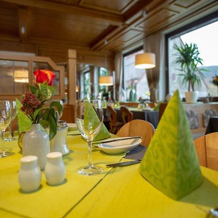 Kirchensittenbach Landidyll Hotel Zum Alten Schloss מראה חיצוני תמונה
