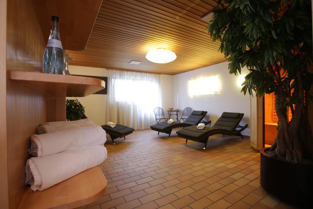 Kirchensittenbach Landidyll Hotel Zum Alten Schloss חדר תמונה