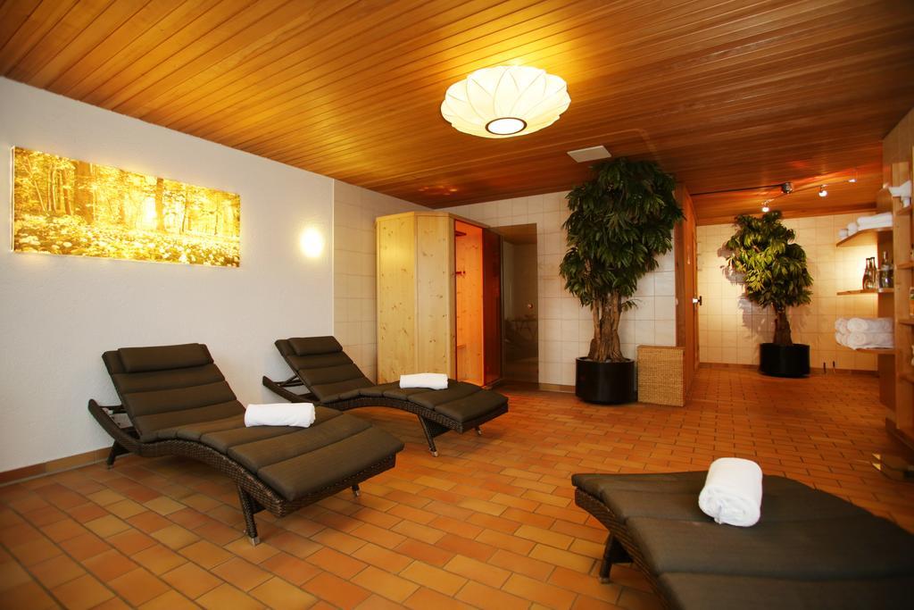 Kirchensittenbach Landidyll Hotel Zum Alten Schloss חדר תמונה